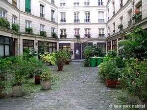 Logement à Paris, Location meublée - Photo 2