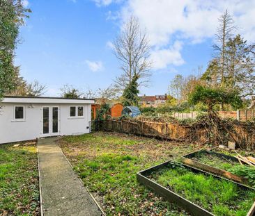 4 bedroom semi-detached house to rent - Photo 3