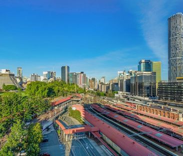 STUNNING INNER CITY PARKLAND APARTMENT! - Photo 1