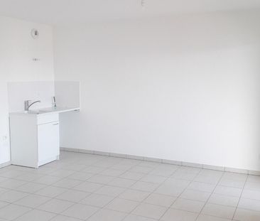 location Appartement T3 DE 62.7m² À VILLEURBANNE - Photo 2