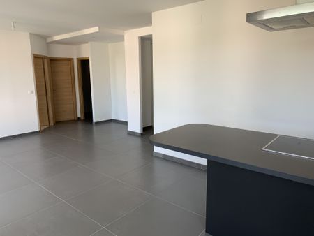 Location Appartement 2 pièces 55m² SARREGUEMINES 57200 - Photo 2