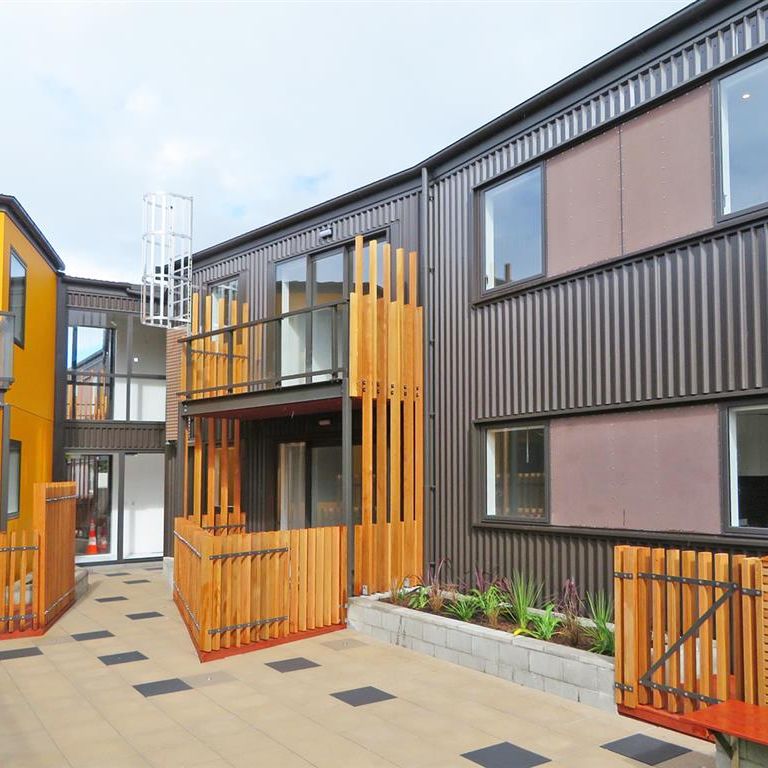 THE FIREMAN'S APARTMENTS - PETONE - Photo 1