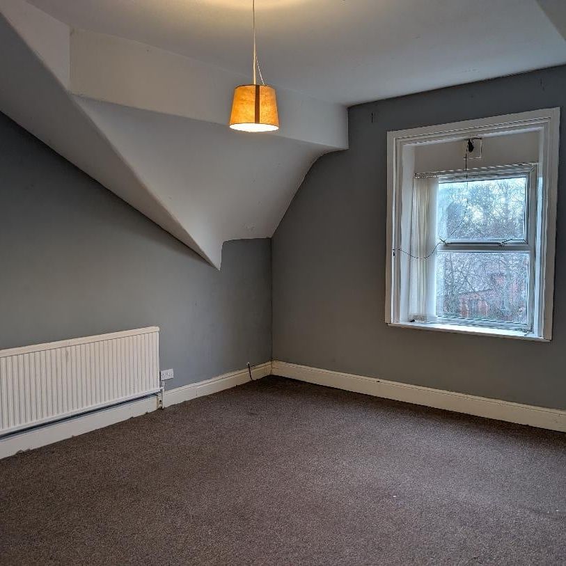 2 Bed Flat, Beresford Road, CH43 - Photo 1