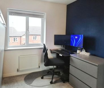 3 bedroom semi-detached house to rent - Photo 4