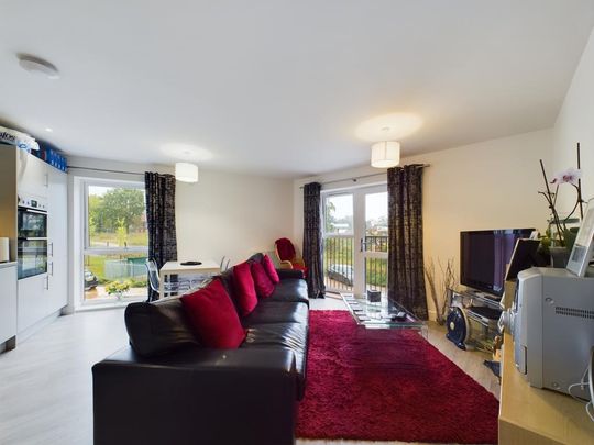 2 bedroom flat to rent - Photo 1