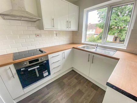 2 BED Apartment To rent - Photo 4