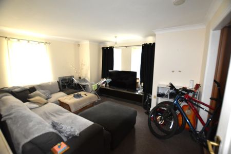 Wellington Road Eccles Manchester Greater Manchester - Photo 3