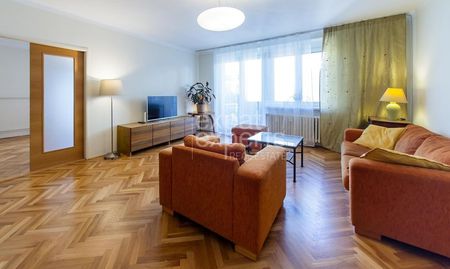 Zaujímavý 2i byt 63m2, s balkónom, v skvelej lokalite - Photo 2