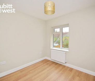 4 bedroom semi-detached house to rent - Photo 3