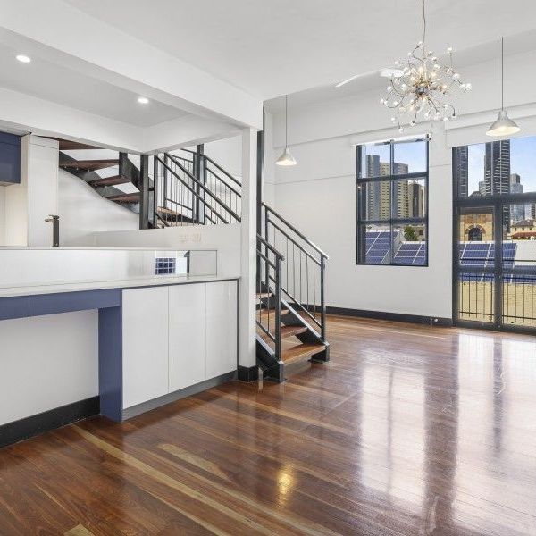 Rare & Central 3-Storey Penthouse with Amazing Views - Photo 1