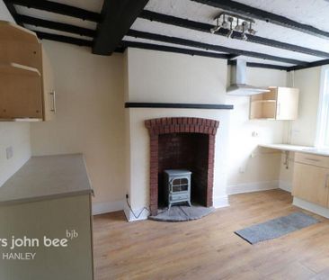 2 bedroom semi-detached house to rent - Photo 3
