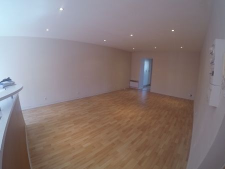 Location Appartement 2 pièces 55m² MARCQ EN BAROEUL 59700 - Photo 2