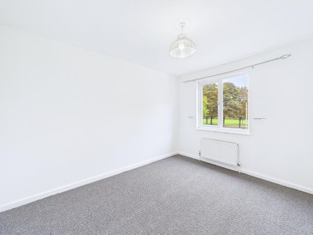 3 bedroom end of terrace house to rent - Photo 3