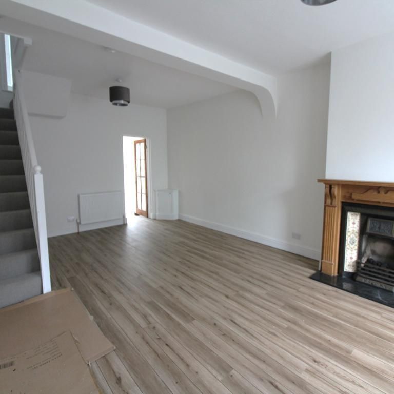 2 bedroom terraced house to rent - Photo 1