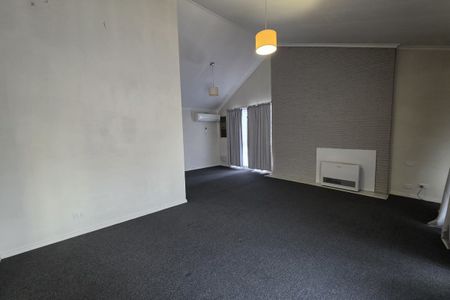 3 BEDROOM HOME IN SOUTH SHEPPATON! - Photo 3