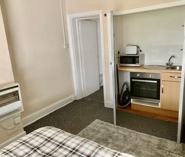 Studio to rent - Photo 3