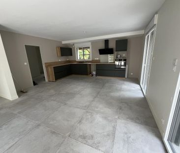 Location Maison 6 pièces 225m² BEAUCOUZE 49070 - Photo 3