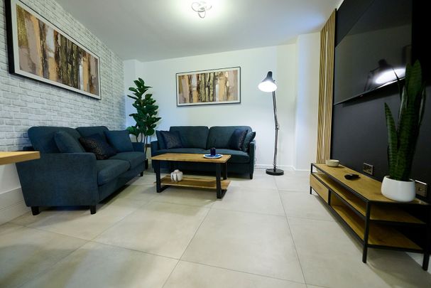 5 Bed Flat, Princess House, S1 - Photo 1
