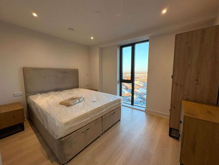 BRAND NEW Fully Furnished Two Double Bedroom, Two Bathroom Apartment at the Waterhouse Gardens Development. AVAILABLE NOW! - Photo 4