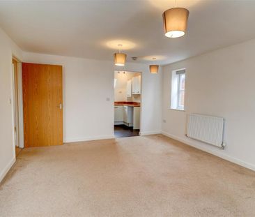 2 bedroom flat to rent - Photo 2