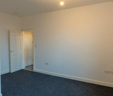 Studio Flat, Dovercastle, NG7 - Photo 2