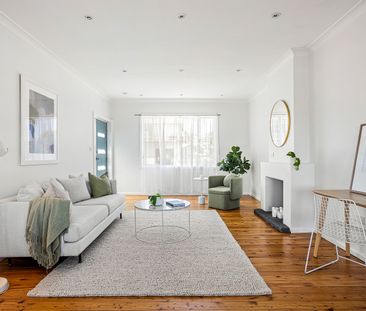 46 Noble Parade, Lake Heights NSW 2502 - House For Rent | Domain - Photo 1