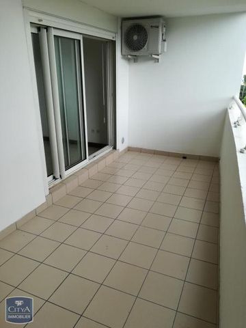 Location Appartement 3 pièces 53m² ST DENIS 97400 - Photo 2