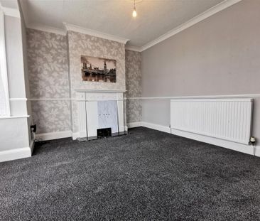 2 bedroom semi-detached house to rent - Photo 6