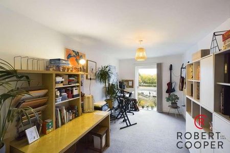 Arla Place, South Ruislip, HA4 - Photo 3