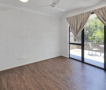 Modern Living in Prime Upper Mount Gravatt Location - Photo 5