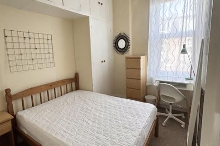 3 bedroom Student Flat to rent in Tavistock Road Newcastle Upon Tyne, NE2 3JA - Photo 3
