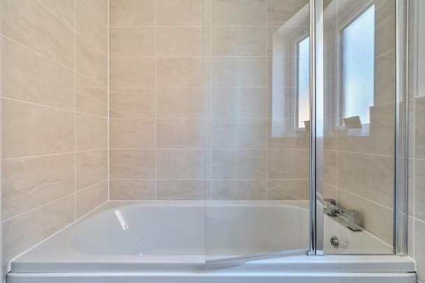 4 bedroom detached house to rent - Photo 1