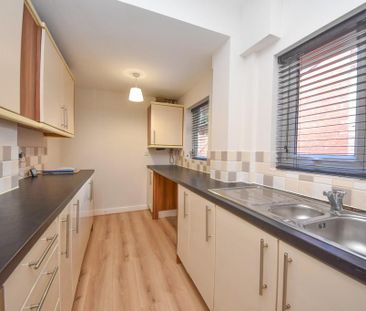 3 bedroom terraced house to rent - Photo 1