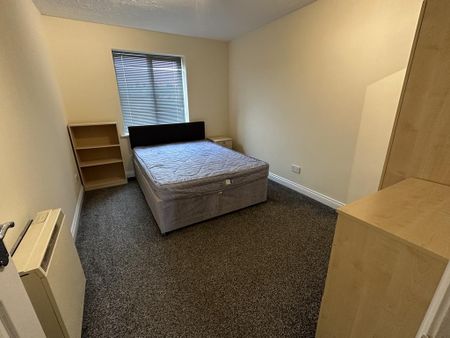 2 bedroom flat to rent - Photo 5