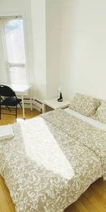 2-Bedroom Apt Available December 1st (Spadina & College) - Photo 3