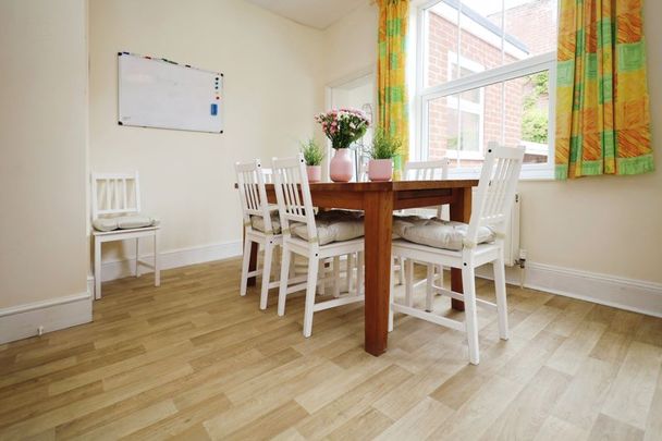 Windsor Road, Boscombe - Photo 1