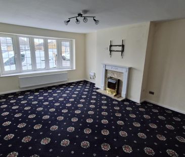 3 bedroom semi-detached bungalow to rent - Photo 3