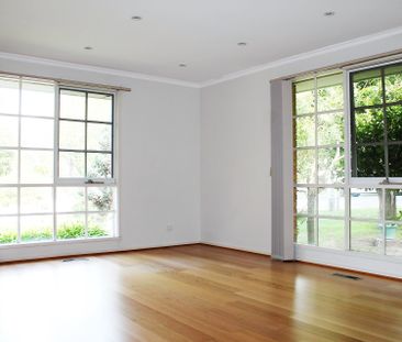 13 Ford Street, Ringwood VIC 3134 - House For Rent | Domain - Photo 3