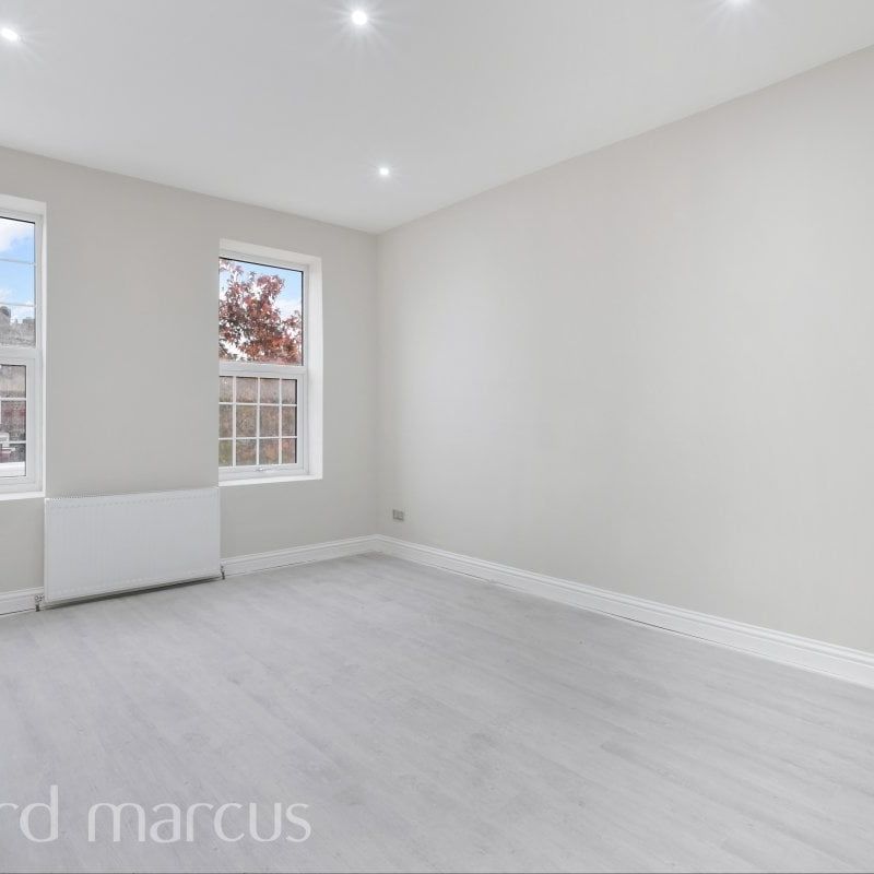 Cheam Common Road - Photo 1