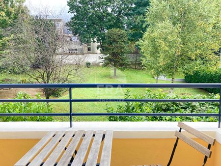 LOCATION STUDIO MEUBLE - Noisy-le-Grand - Centre-ville - Balcon et box en sous-sol - Photo 4