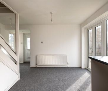 3 bedroom end of terrace house to rent - Photo 3