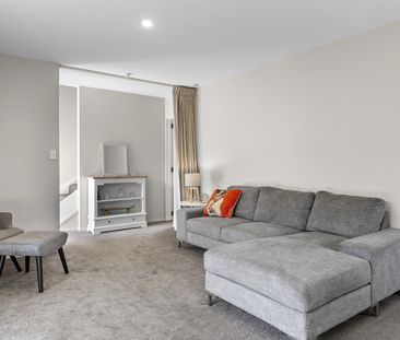 3 bedroom home in St Albans double garage - Photo 2