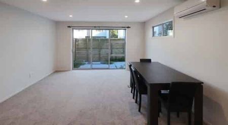 Partial furnished close to public transport - Photo 2