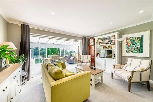 3 bedroom bungalow to rent - Photo 1