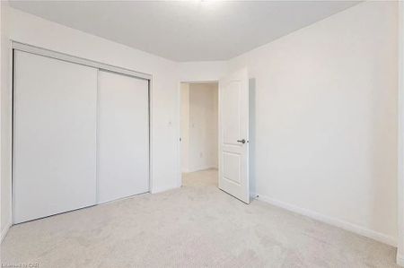 For Lease - 54 Manhattan Circle, Cambridge, Ontario - Photo 4