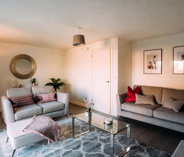 4 bedroom semi-detached house to rent - Photo 2