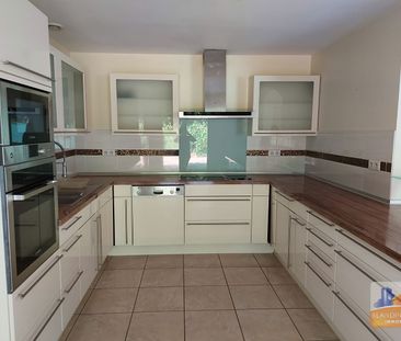 Location Maison 5 pièces 154m² - Photo 3