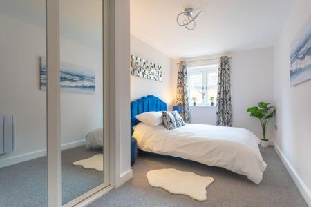 3 bedroom flat to rent - Photo 5