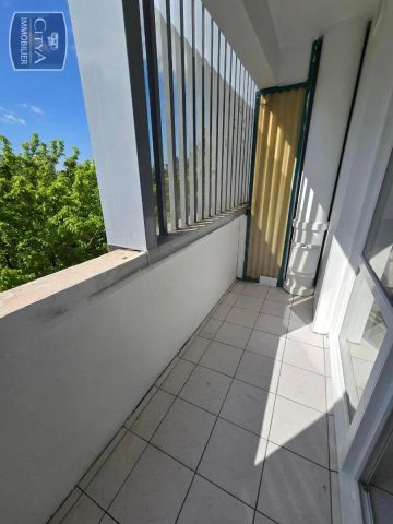 Appartement à louer 4 pièces 67.5m² - Photo 3