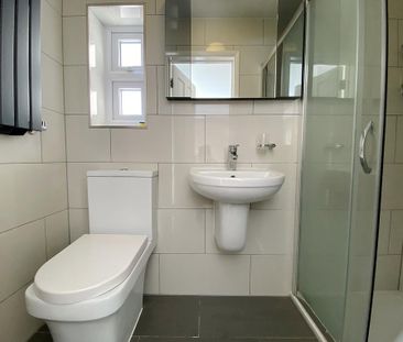 1 bedroom in a house share to rent - Photo 4